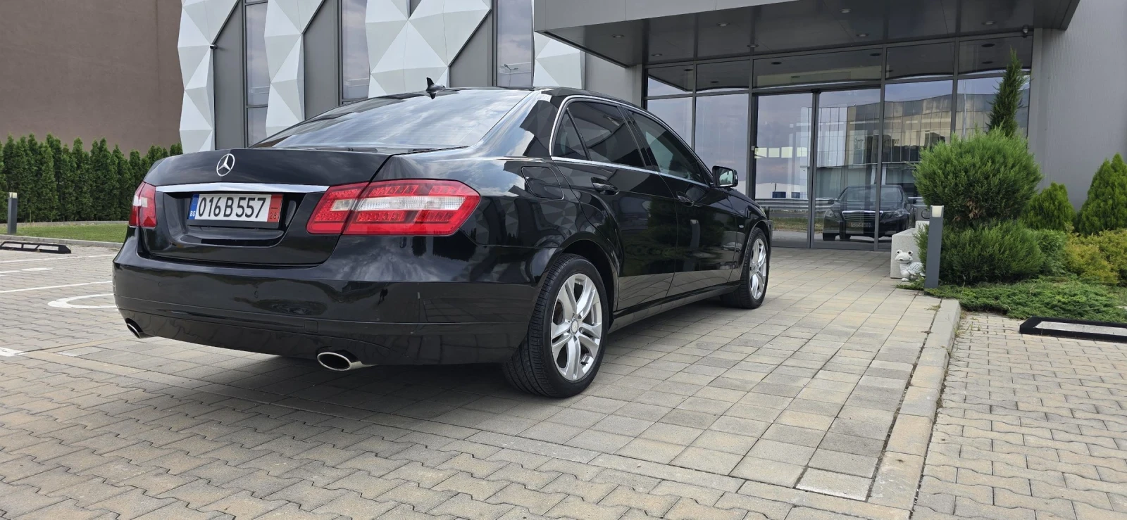 Mercedes-Benz E 350 3.0 ПЕРФЕКТЕН ЛИЗИНГ AMG ПАКЕТ - изображение 6