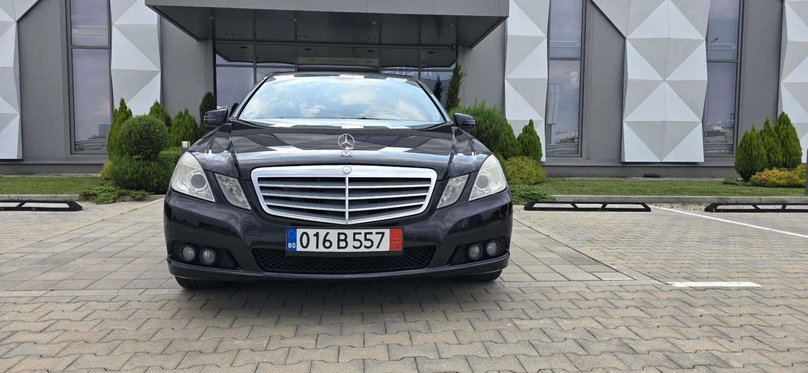 Mercedes-Benz E 350 3.0 ПЕРФЕКТЕН ЛИЗИНГ AMG ПАКЕТ - изображение 2