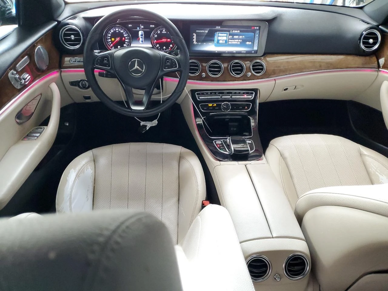 Mercedes-Benz E 300  - изображение 8