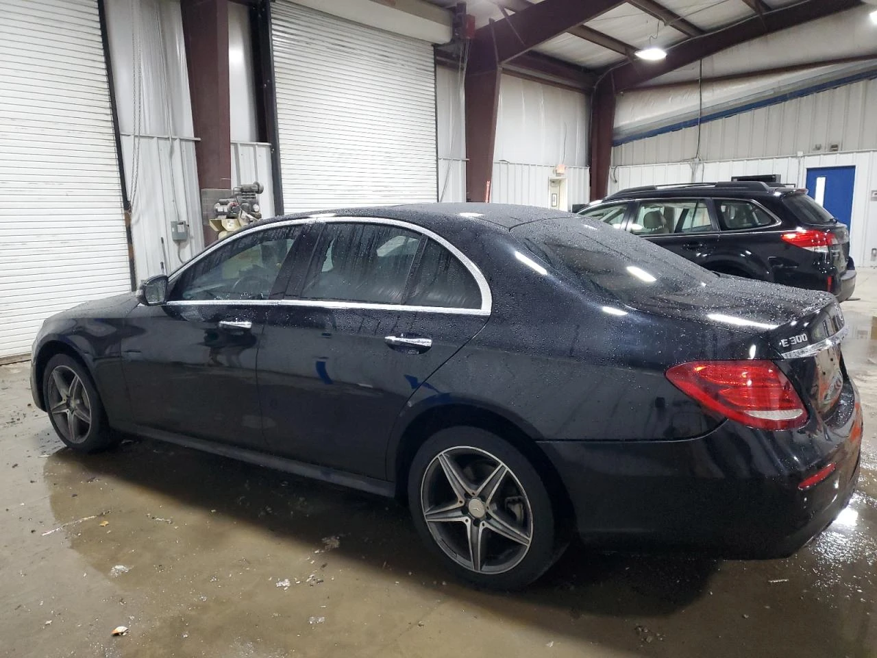 Mercedes-Benz E 300  - изображение 2