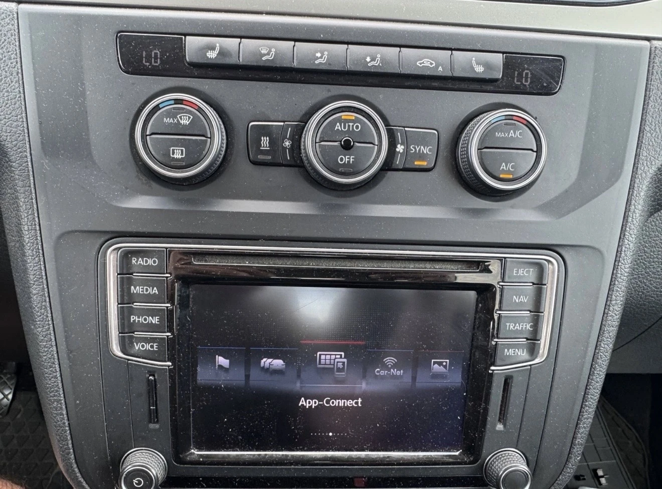 VW Caddy ПЪТНИЧЕСКИ 2.0 DIESEL  КЛИМА, снимка 10 - Автомобили и джипове - 55841554