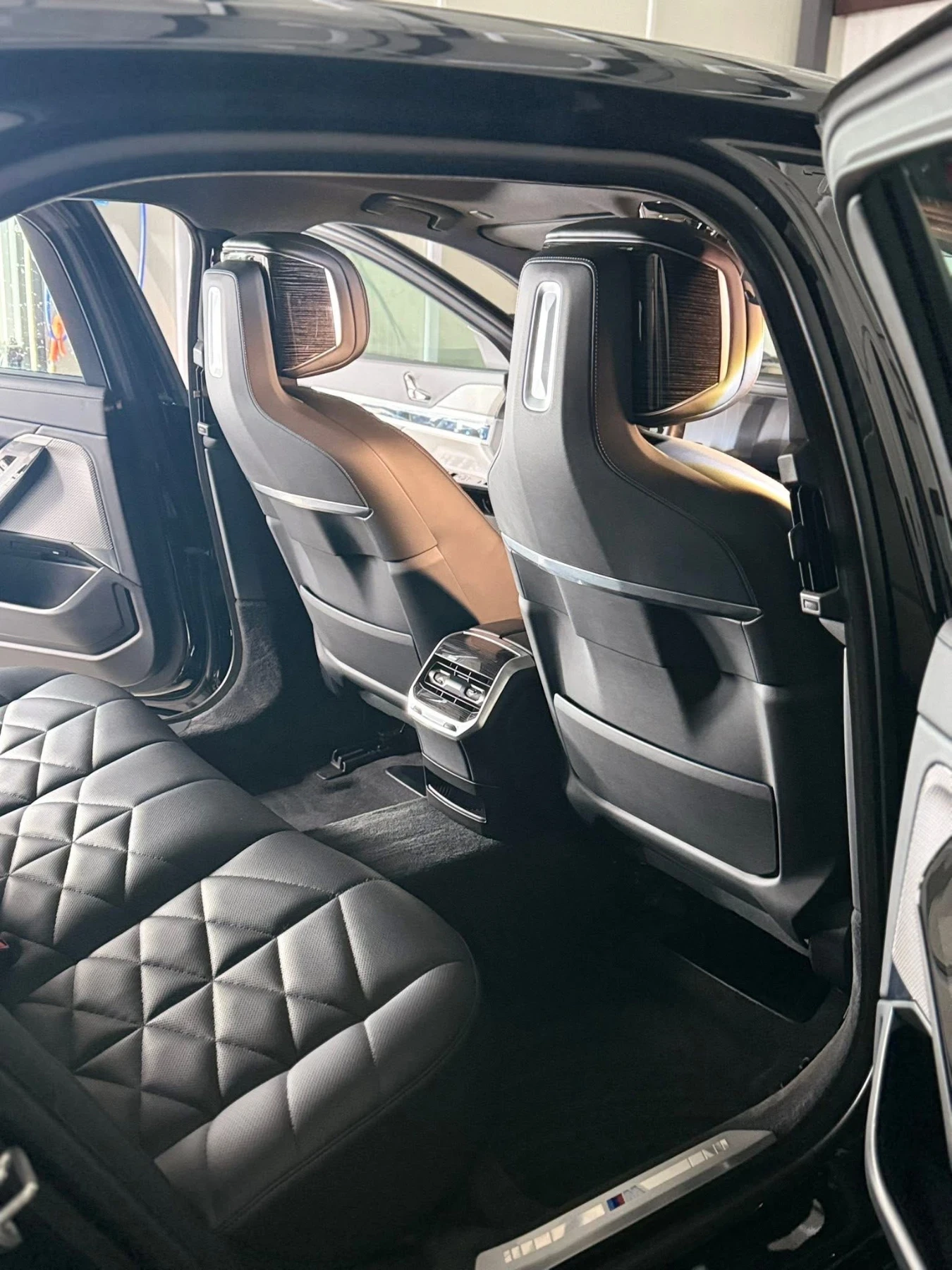 BMW 740, снимка 5 - Автомобили и джипове - 54134993