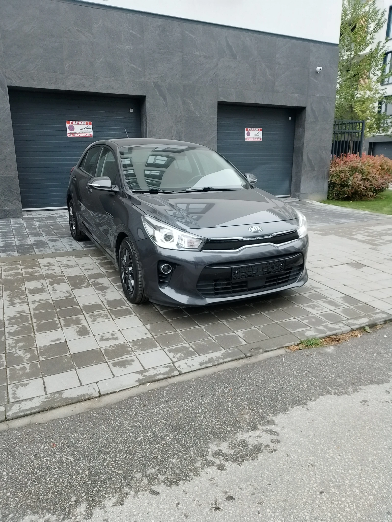 Kia Rio 1.4 Swiss edition , снимка 9 - Автомобили и джипове - 54363860