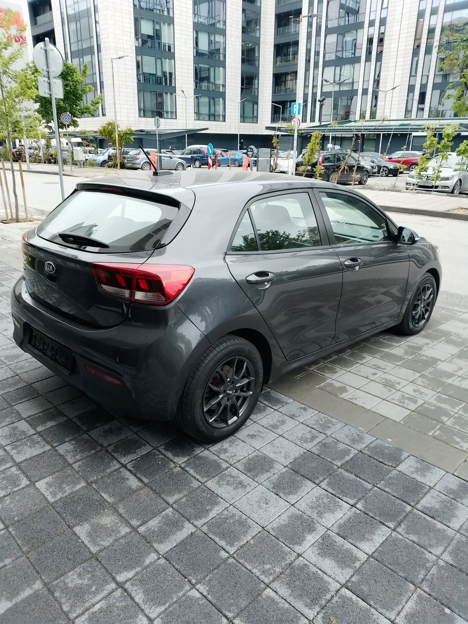 Kia Rio 1.4 Swiss edition , снимка 5 - Автомобили и джипове - 54363860