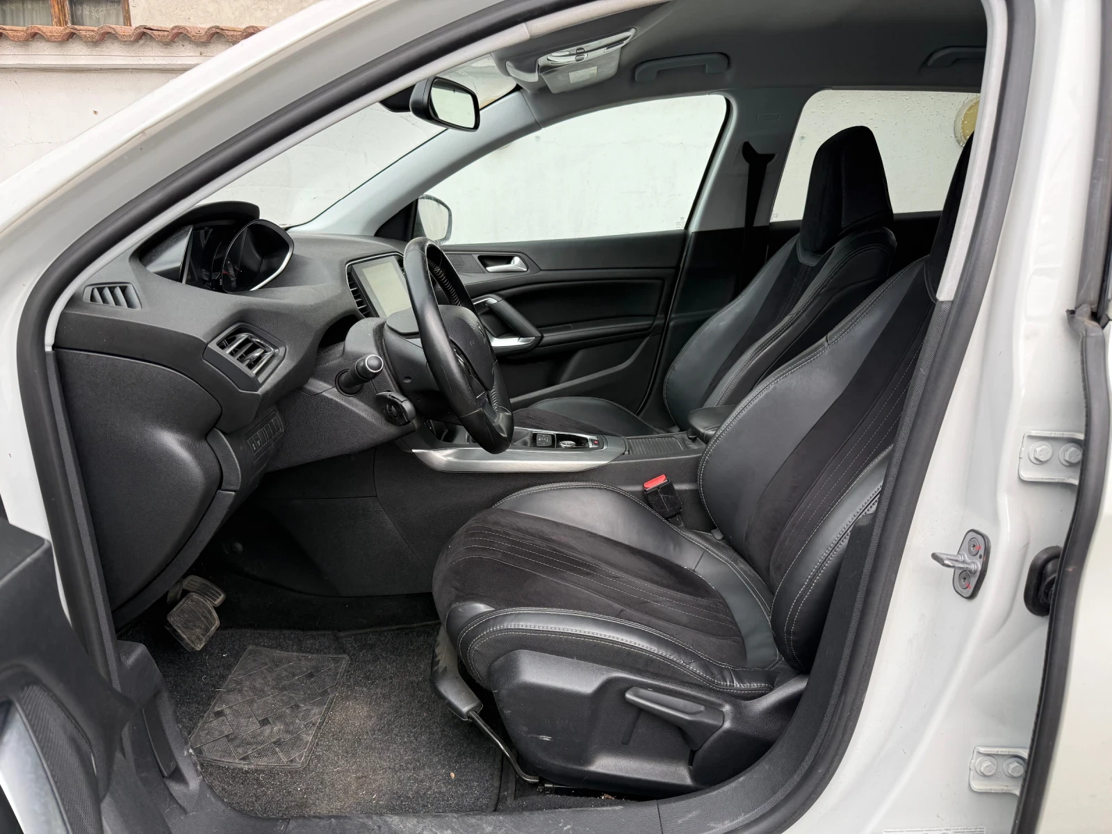 Peugeot 308 1.6HDI 120HP ALLURE AUTOMATIC KEYLESS NAVI  | Mobile.bg � ����������� 7