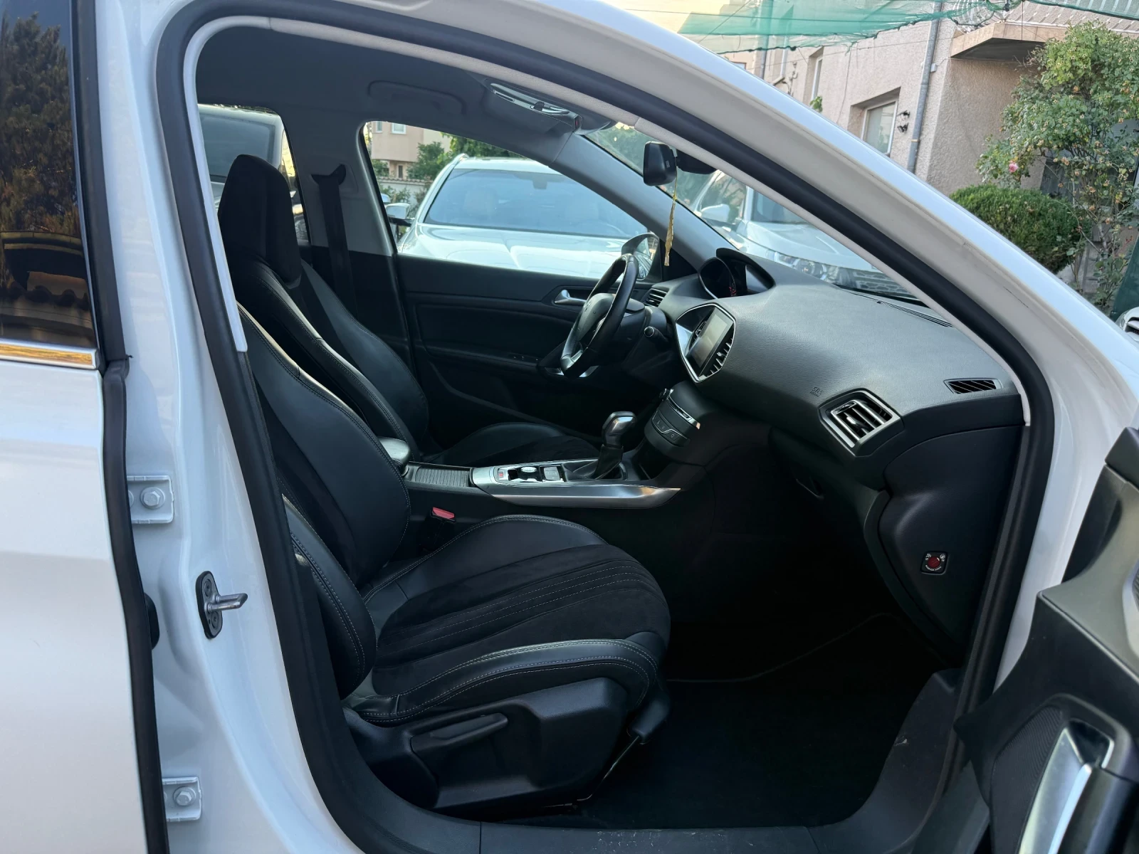 Peugeot 308 1.6HDI 120HP ALLURE AUTOMATIC KEYLESS NAVI  | Mobile.bg � ����������� 13