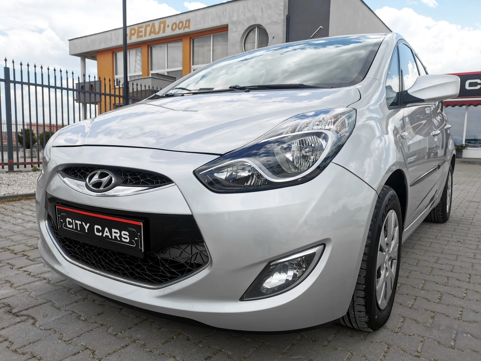 Hyundai Ix20 1.6 CRDi, снимка 2 - Автомобили и джипове - 54624834