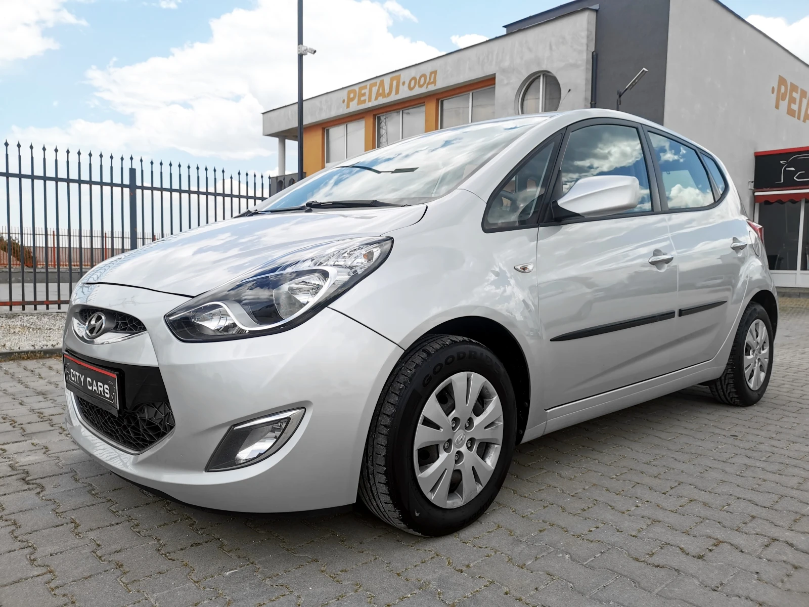 Hyundai Ix20 1.6 CRDi, снимка 4 - Автомобили и джипове - 54624834