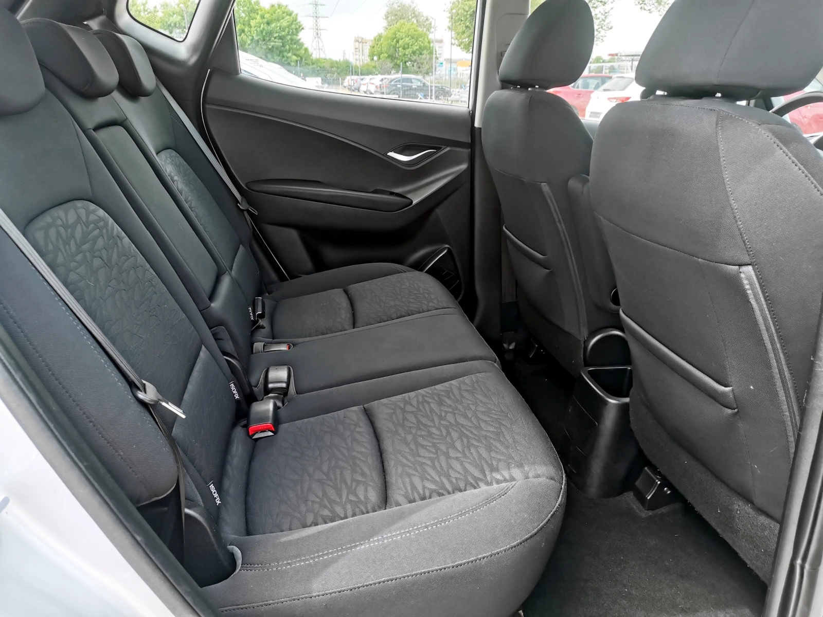 Hyundai Ix20 1.6 CRDi, снимка 16 - Автомобили и джипове - 54624834