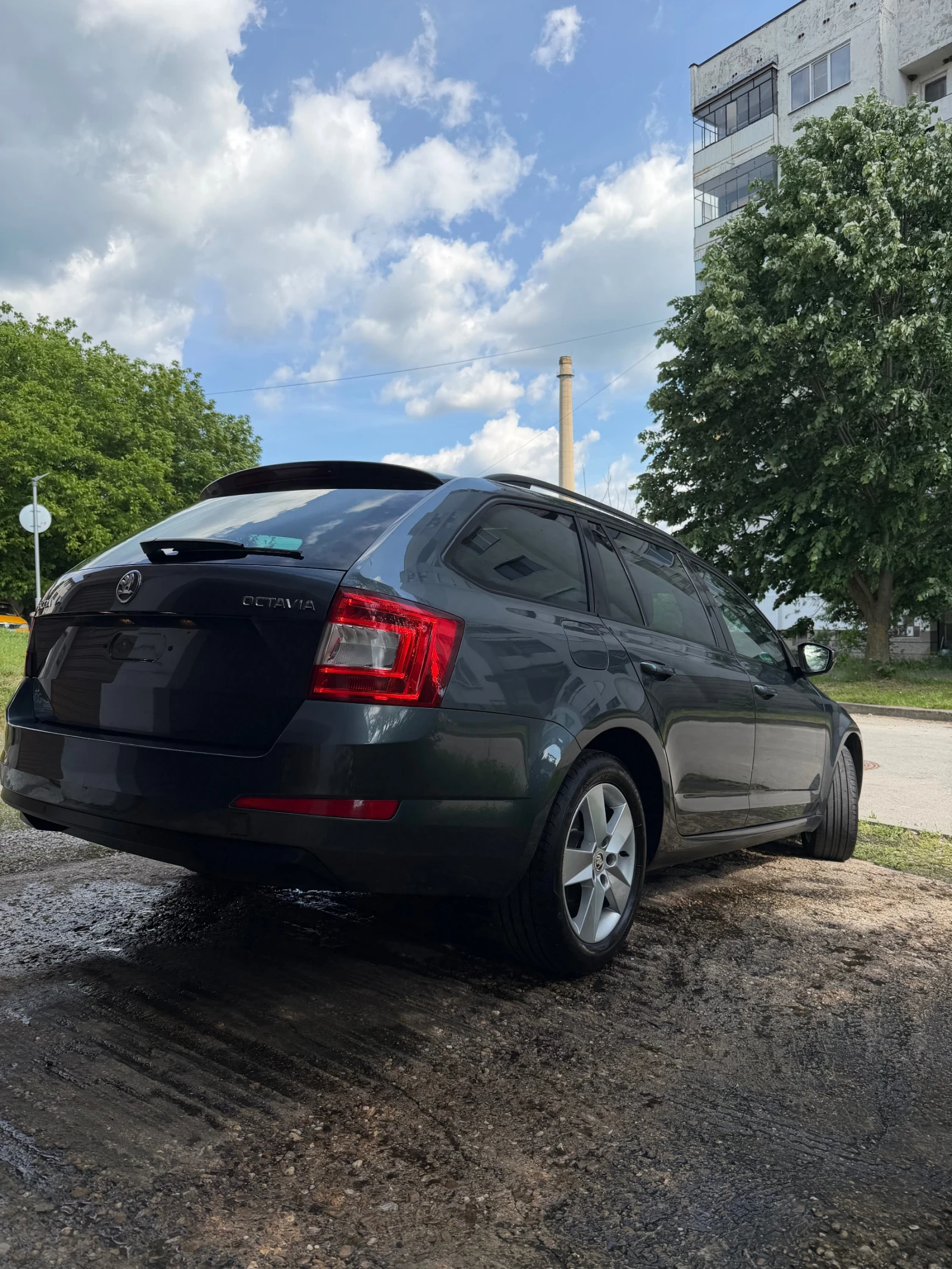 Skoda Octavia 1.6tdi/navi, снимка 10 - Автомобили и джипове - 54625413