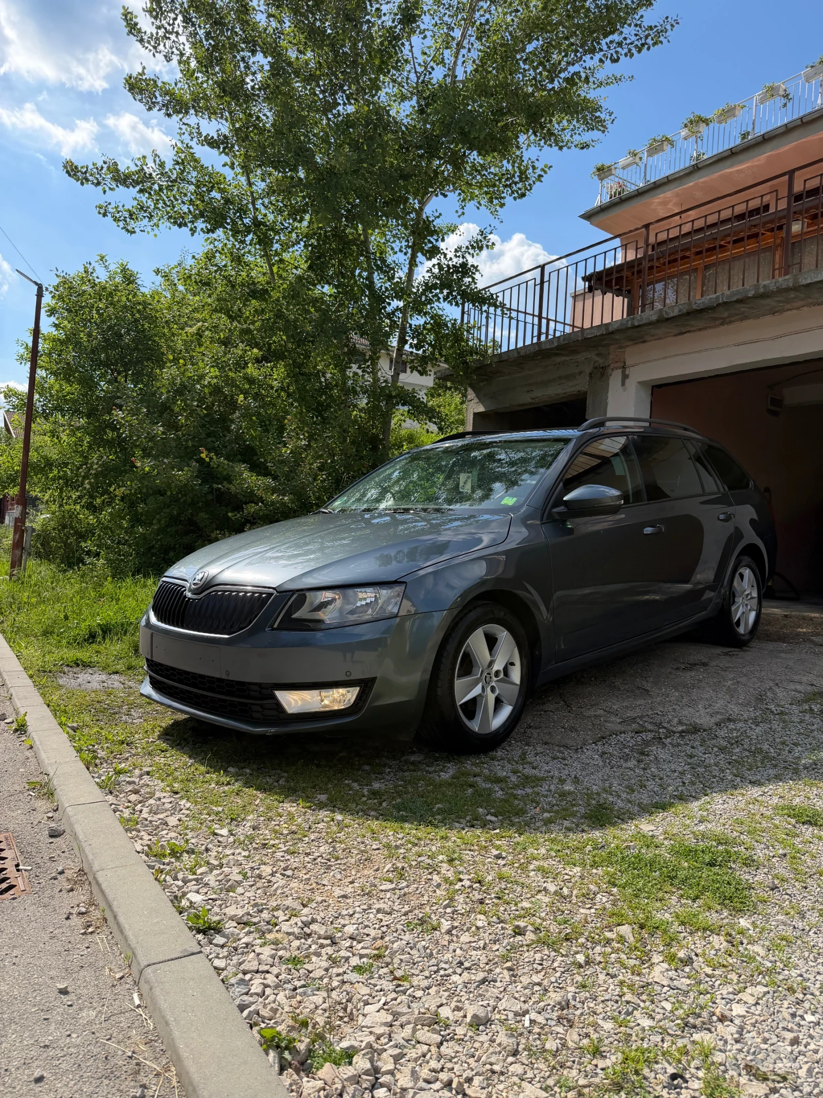 Skoda Octavia 1.6tdi/navi, снимка 2 - Автомобили и джипове - 54625413