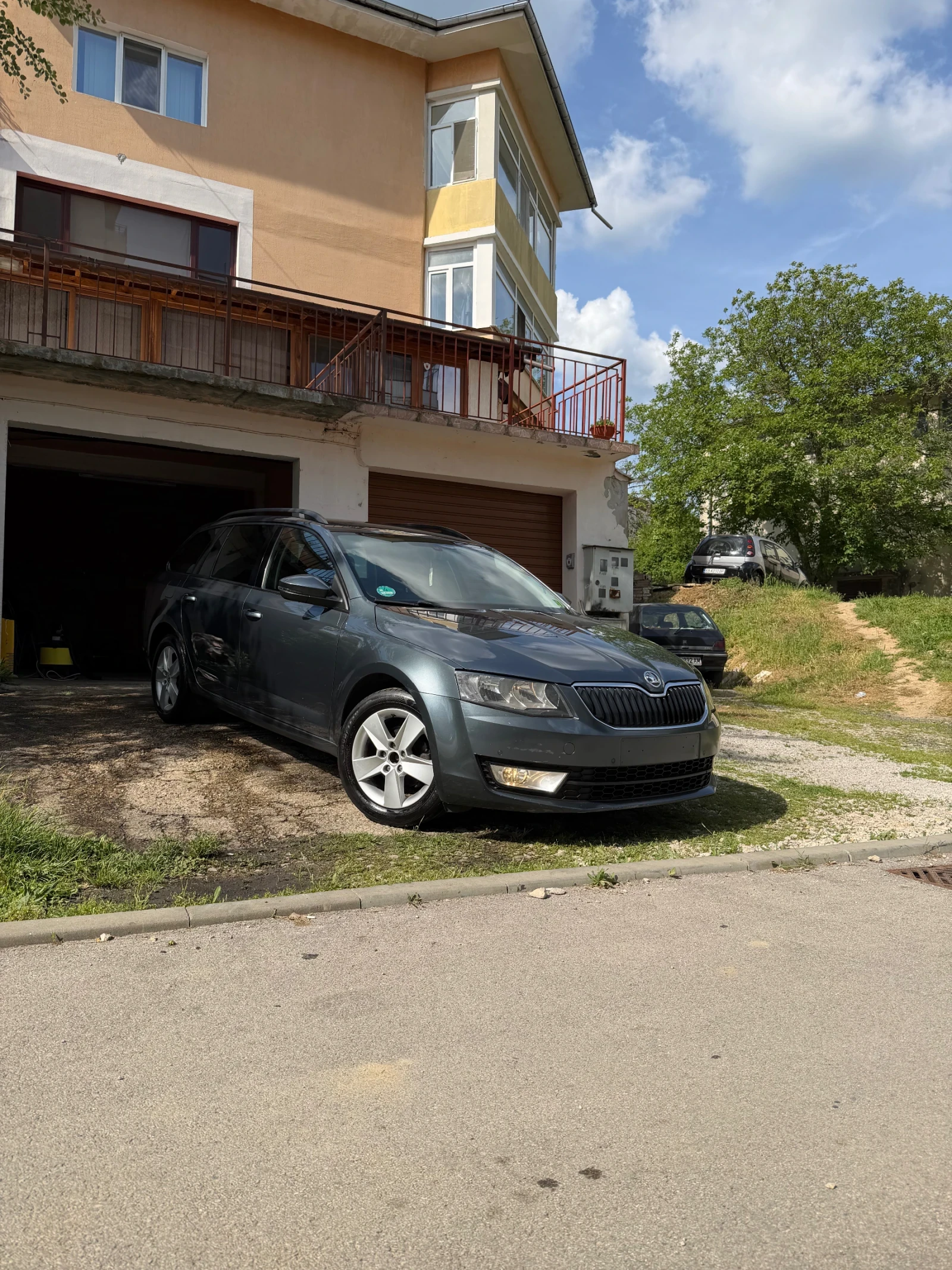 Skoda Octavia 1.6tdi/navi, снимка 14 - Автомобили и джипове - 54625413