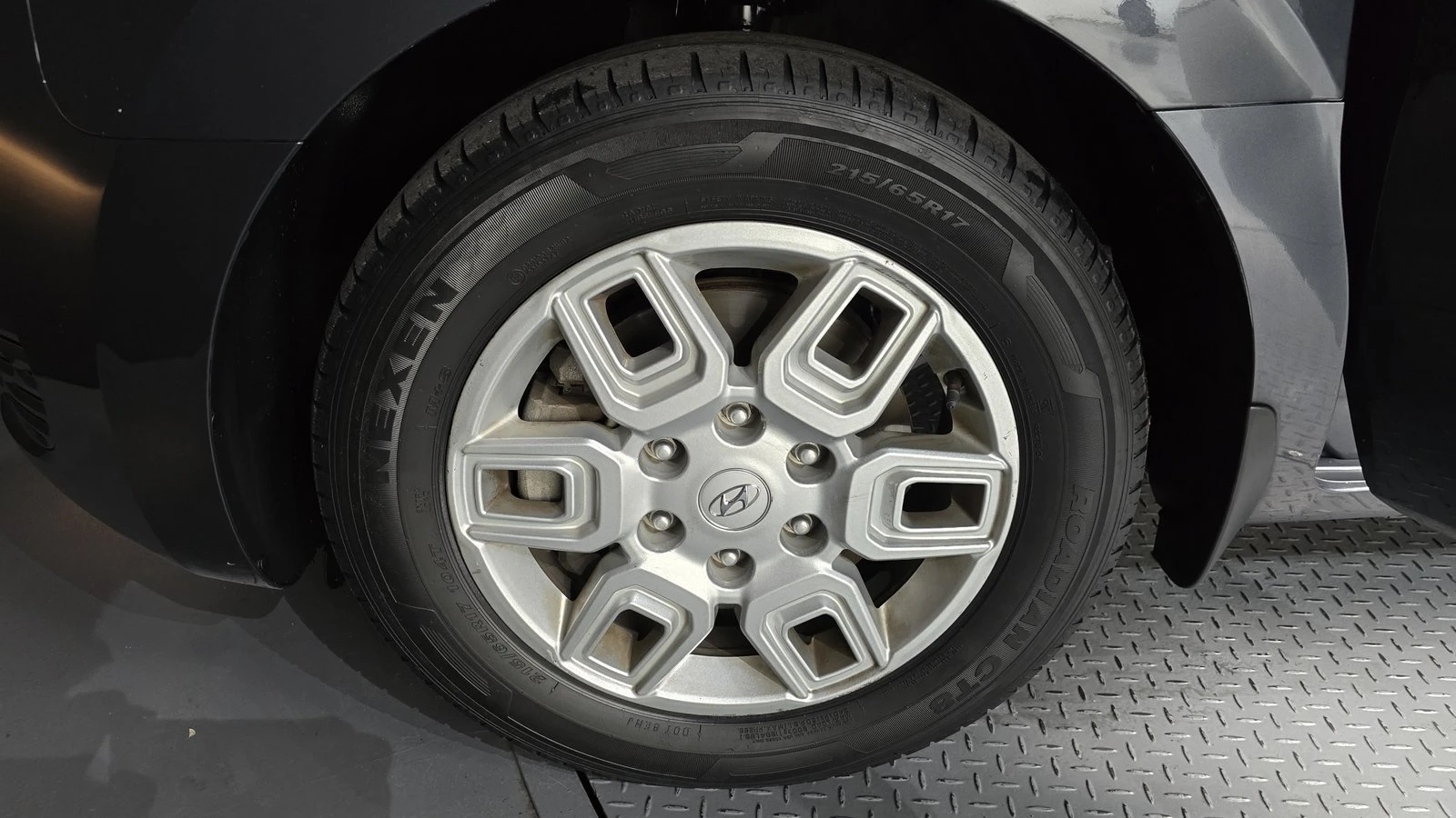 Hyundai Staria Modern* BLIND SPOT* ПОДГРЕВ ВОЛАН* КРАЙНА ЦЕНА, снимка 5 - Автомобили и джипове - 55348268