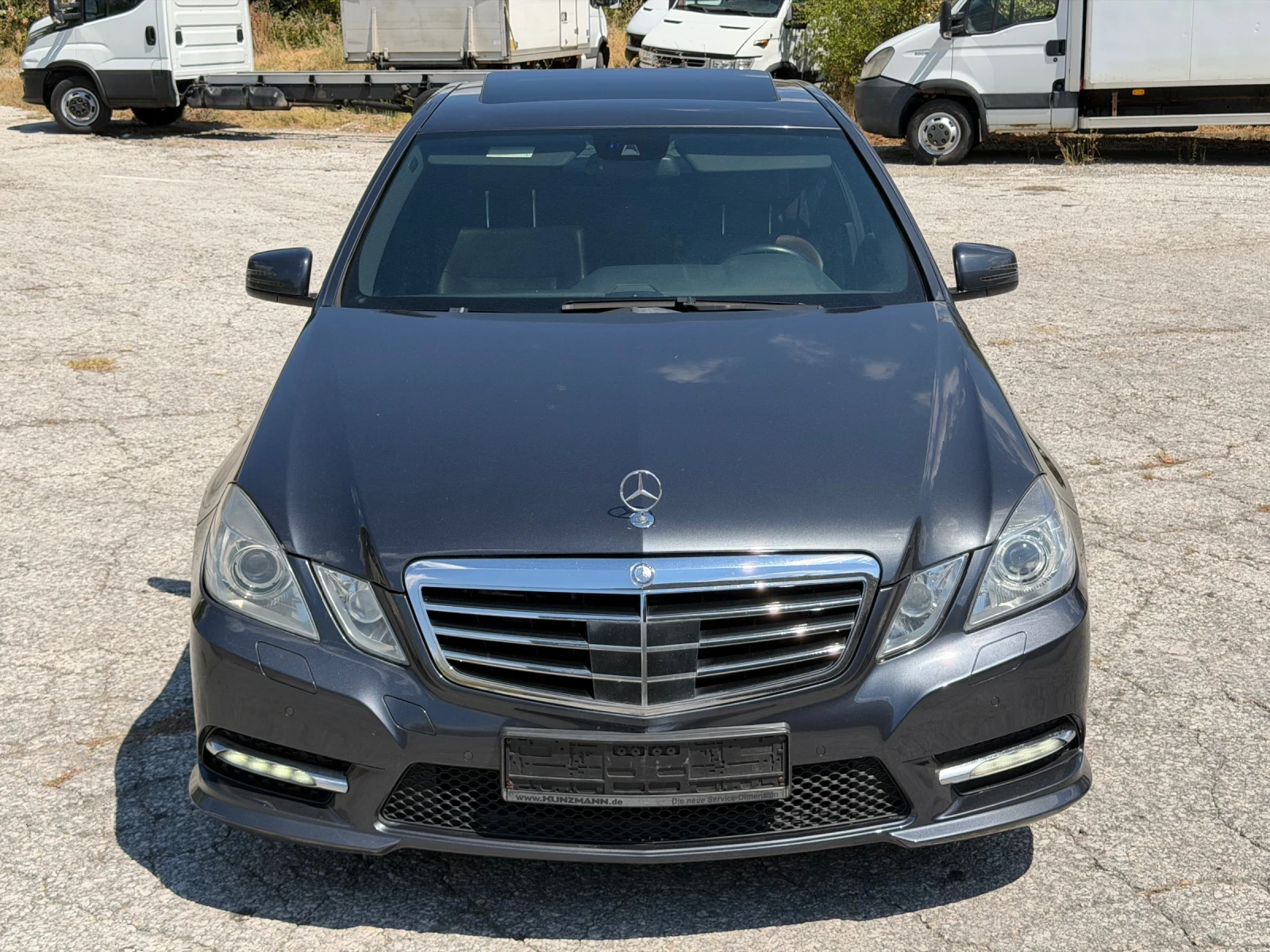 Mercedes-Benz E 350 CDI* AMG LINE* KEYLESS GO* ШИБЕДАХ* ОБСЛУЖЕН!, снимка 2 - Автомобили и джипове - 55835170