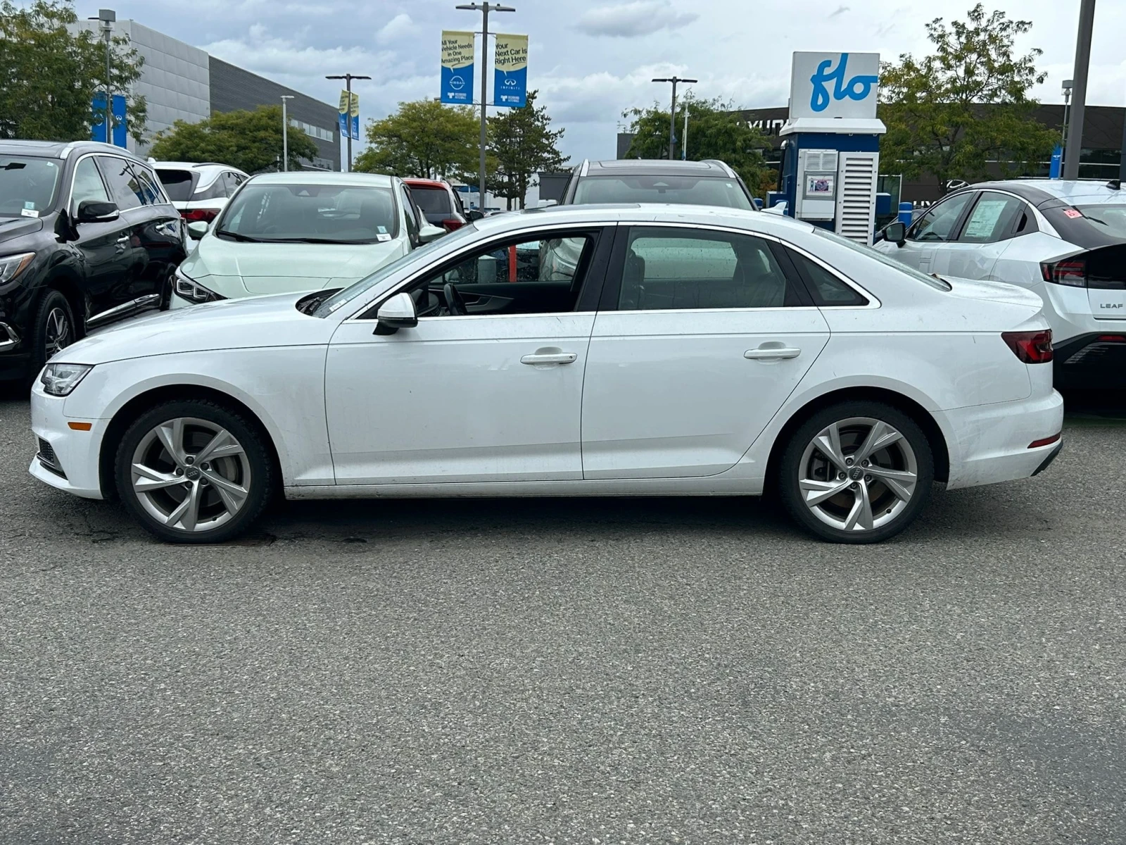 Audi A4 * Progressiv * CARFAX * БЕЗ ПЪРВОНАЧАЛНА ВНОСКА, снимка 2 - Автомобили и джипове - 55842361