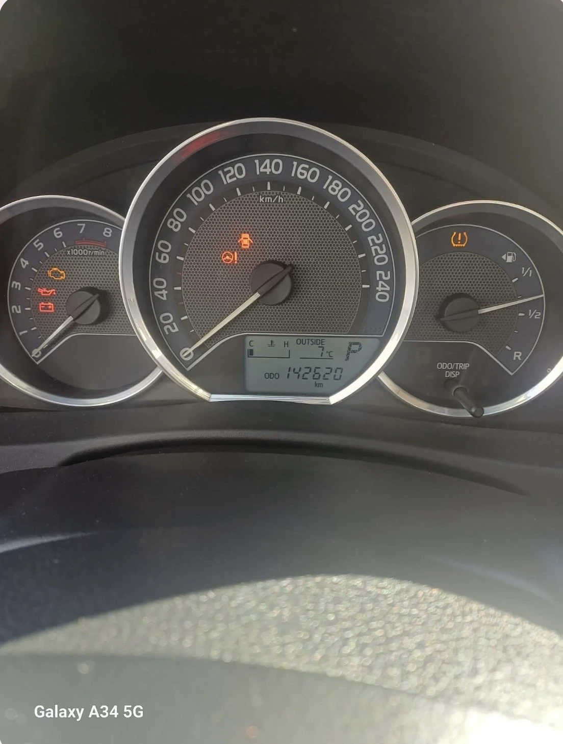 Toyota Auris, снимка 7 - Автомобили и джипове - 56377523