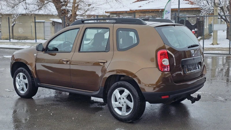 Dacia Duster 1.6i 4x4 6SP CH-СЕРВИЗНА ИСТ.-ТОП СЪСТ.-ЛИЗИНГ, снимка 4 - Автомобили и джипове - 49257424