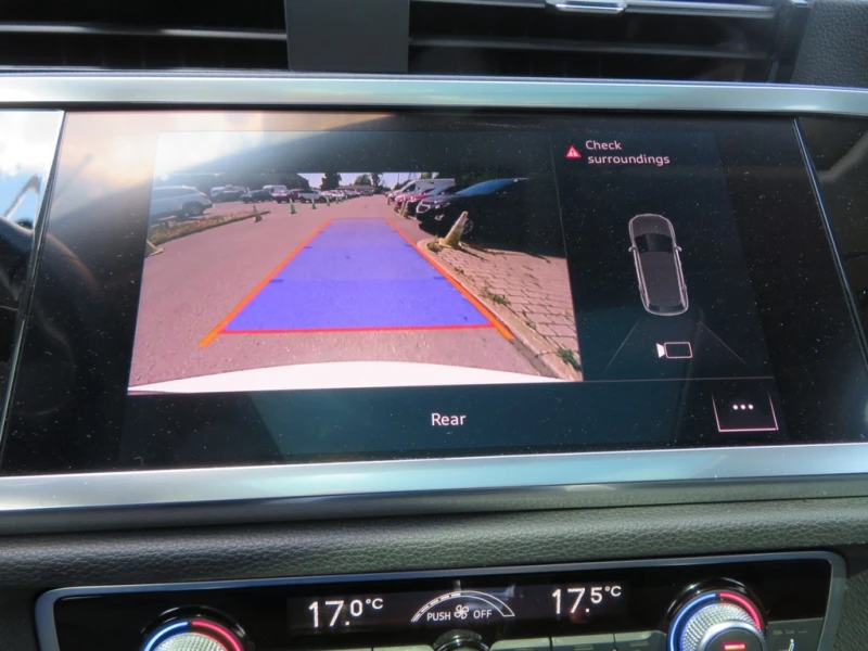 Audi Q3 KOMFORT * * 45TFSI * * CARFAX * * АВТО КРЕДИТ * * , снимка 16 - Автомобили и джипове - 52633733