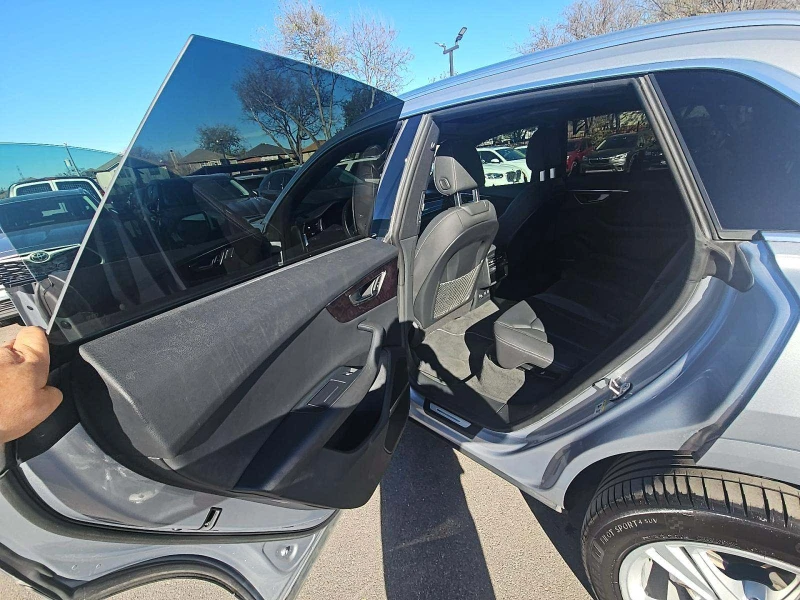 Audi Q8 PREMIUM PLUS* 360* 3D B&O* DISTRONIK* AMBIENT* 4-Z, снимка 12 - Автомобили и джипове - 53035822