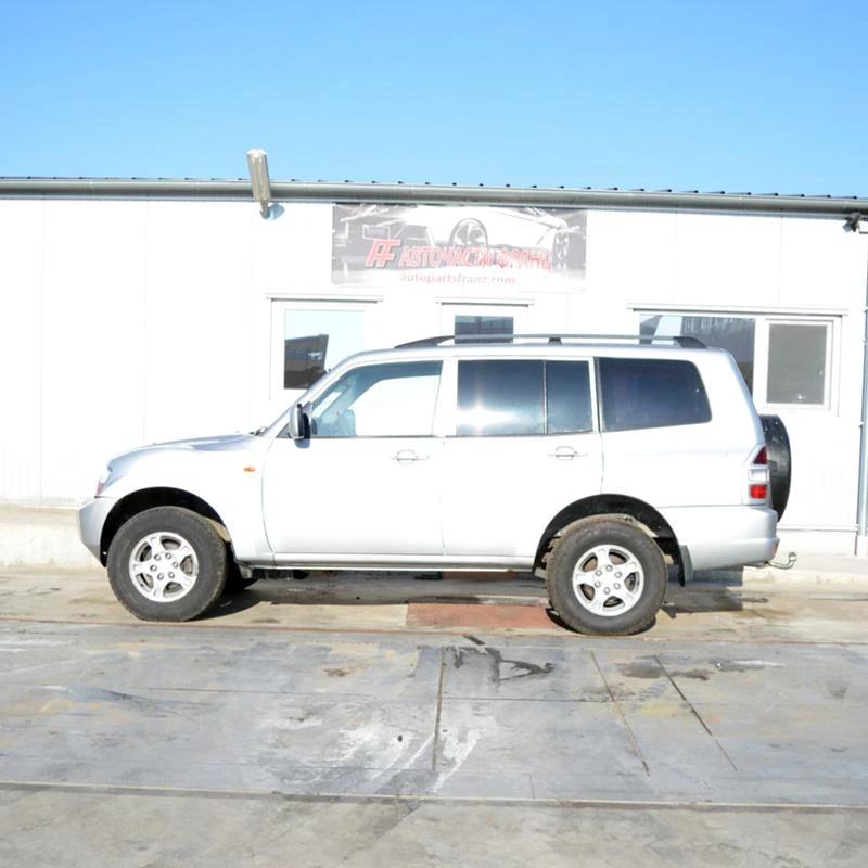 Mitsubishi Pajero 3.2 DI-D, снимка 3 - Автомобили и джипове - 26729421