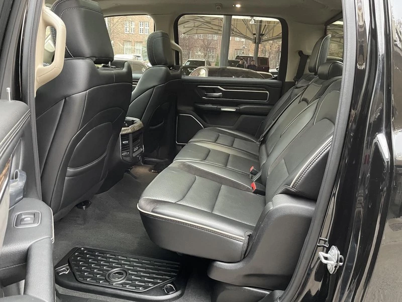 Dodge RAM 1500 Laramie 5.7L V8 HEMI Crew Cab, снимка 15 - Автомобили и джипове - 56568430