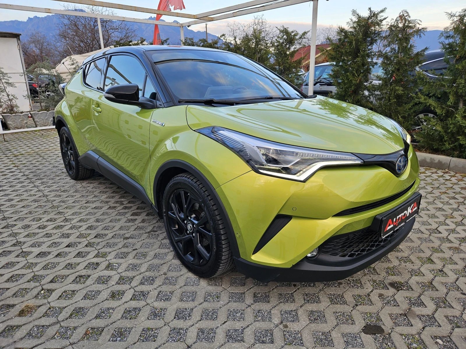 Toyota C-HR 1.8Hybrid-99кс= ДИСТРОНИК= НАВИ= КАМЕРА= LUXURY - изображение 2