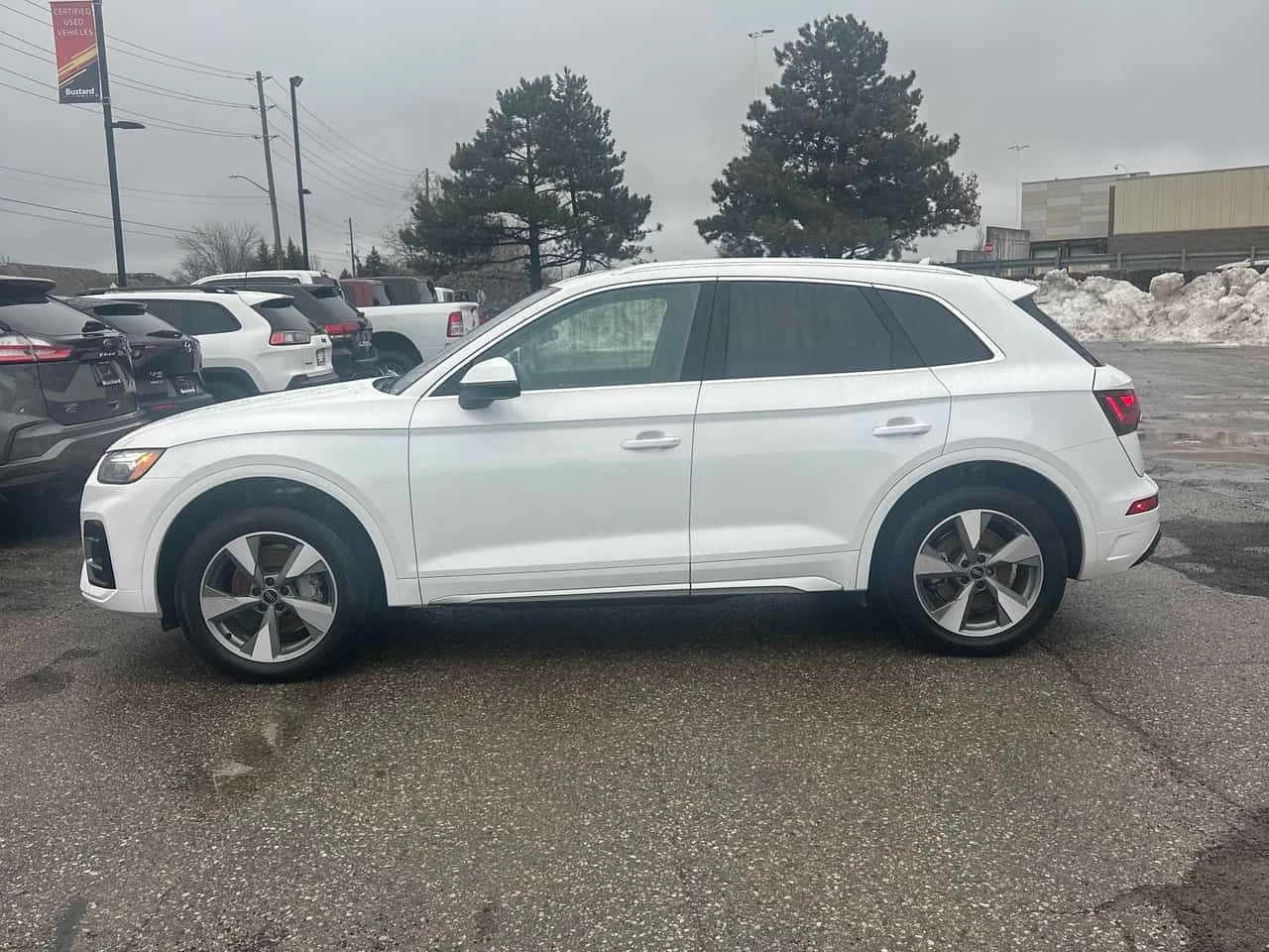 Audi Q5 Komfort| DISTRONIC| ПОДГРЕВИ| CARFAX, снимка 2 - Автомобили и джипове - 53819864