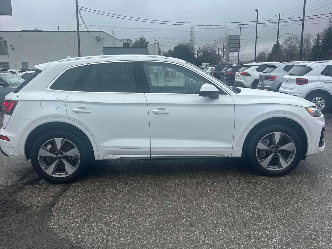 Audi Q5 Komfort| DISTRONIC| ПОДГРЕВИ| CARFAX, снимка 4 - Автомобили и джипове - 53819864