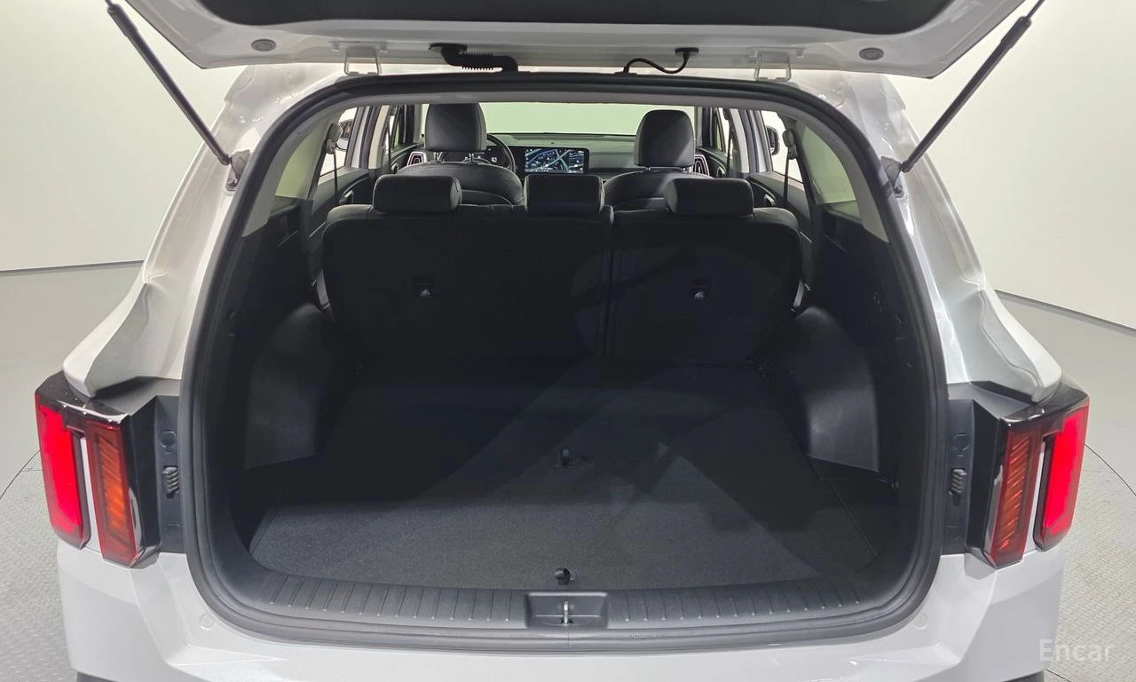 Kia Sorento * 2.2D* DISTRONIC* ОБДУХВАНЕ* ПОДГРЕВ* 360* КАМЕРИ, снимка 12 - Автомобили и джипове - 54336045