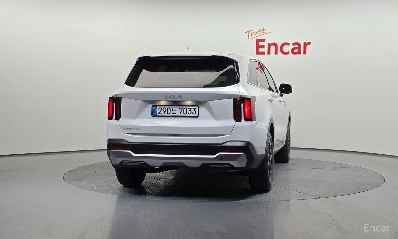 Kia Sorento * 2.2D* DISTRONIC* ОБДУХВАНЕ* ПОДГРЕВ* 360* КАМЕРИ, снимка 4 - Автомобили и джипове - 54336045