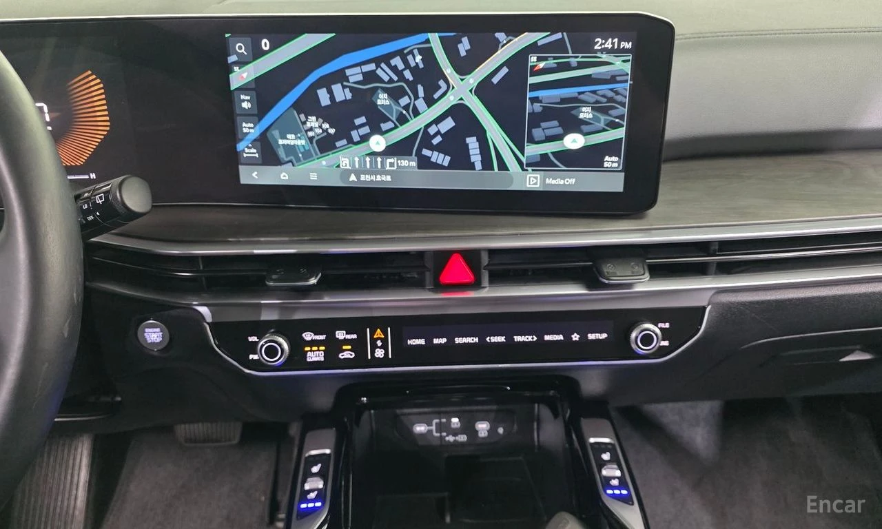 Kia Sorento * 2.2D* DISTRONIC* ОБДУХВАНЕ* ПОДГРЕВ* 360* КАМЕРИ, снимка 10 - Автомобили и джипове - 54336045