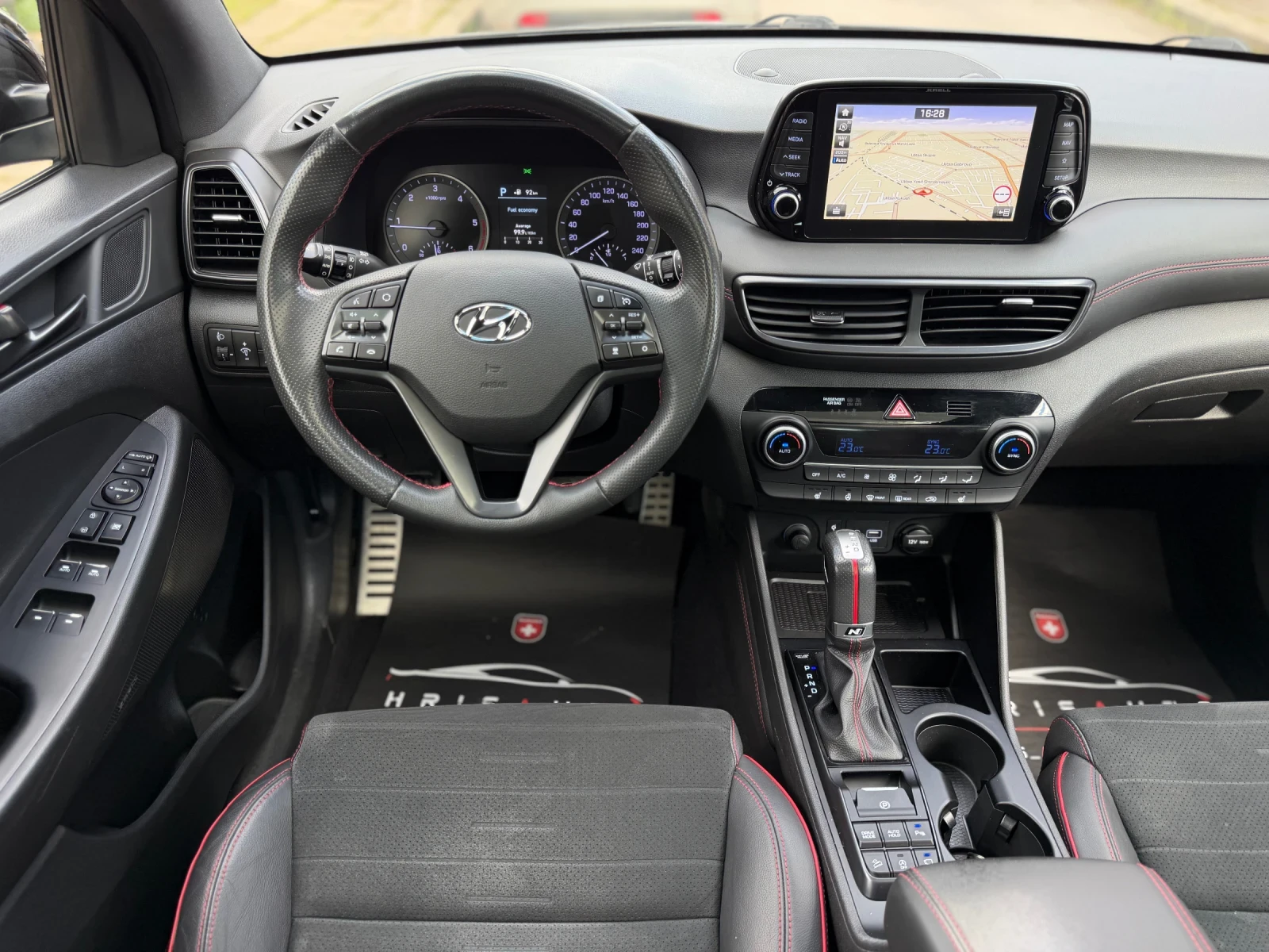 Hyundai Tucson 1.6 TGDI N-LINE 4WD VERTEX Внос Швейцария, снимка 9 - Автомобили и джипове - 54618112