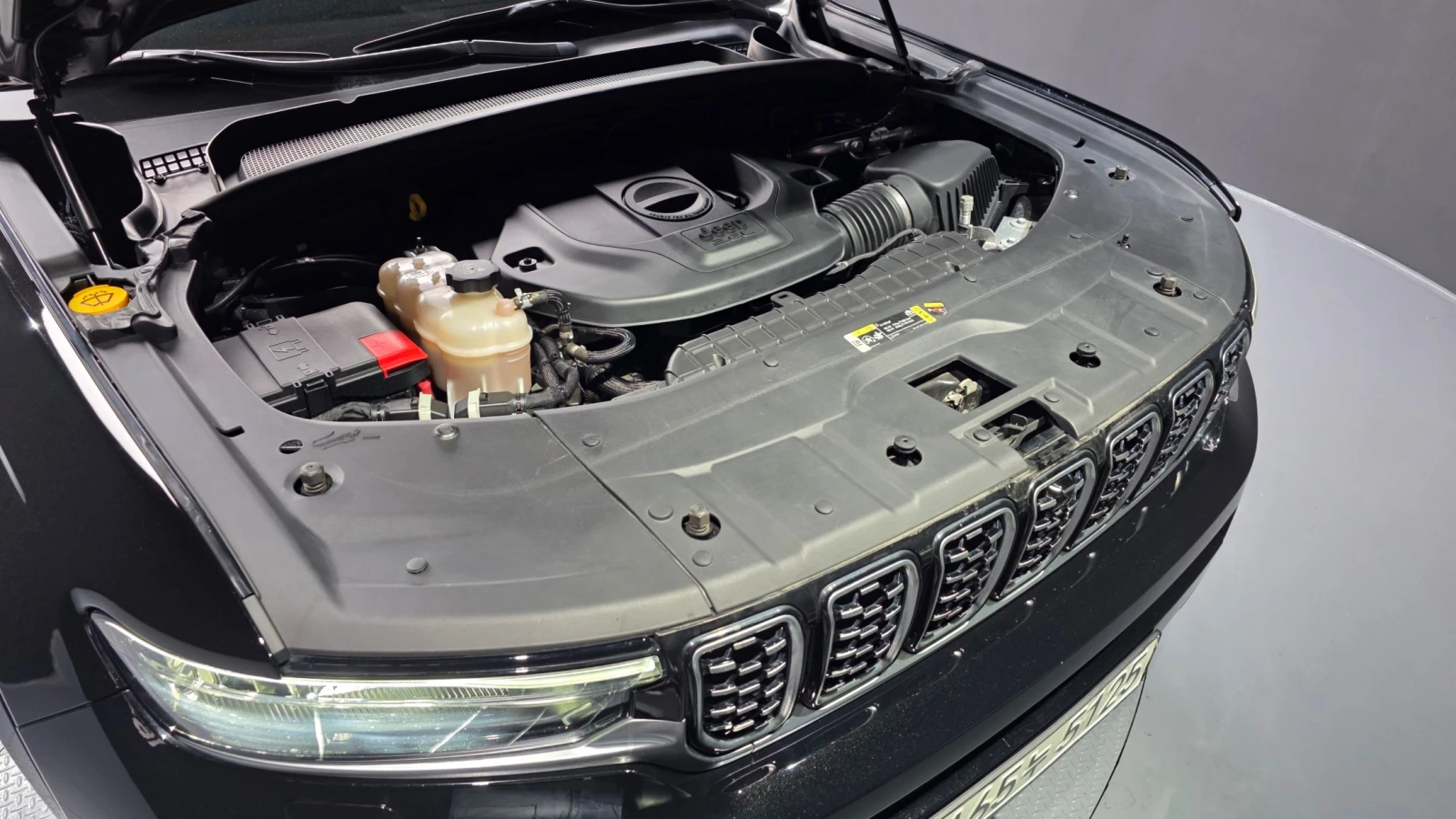 Jeep Grand cherokee Summit Reserve | Панорама | HUD | 360Камера | Масж, снимка 3 - Автомобили и джипове - 54693281