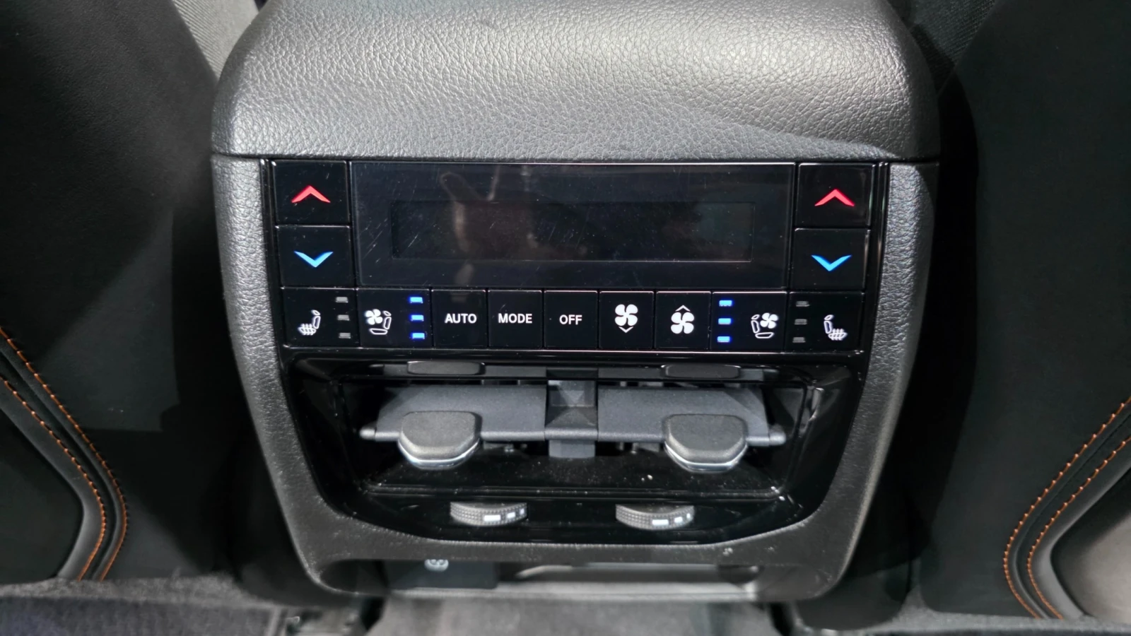 Jeep Grand cherokee Summit Reserve | Панорама | HUD | 360Камера | Масж, снимка 17 - Автомобили и джипове - 54693281