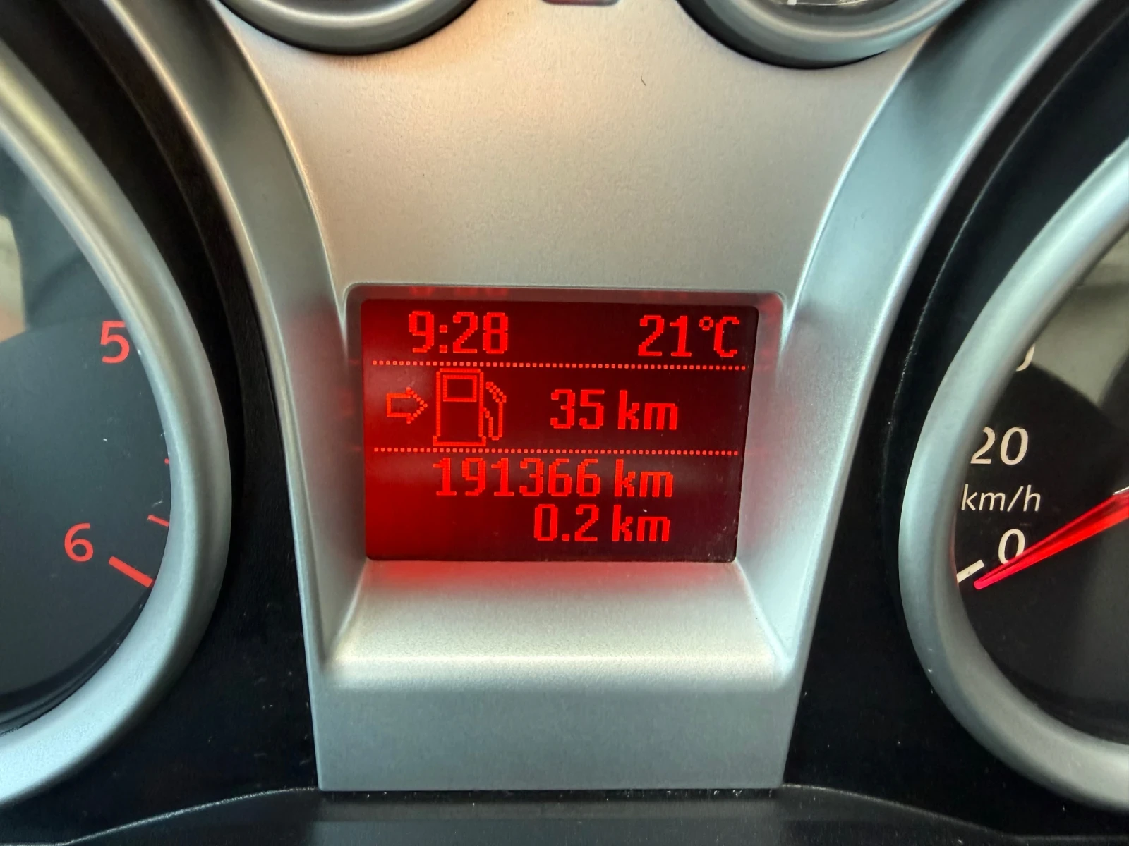 Ford Kuga 2.0TDCI - 163к.с. - Панорама, снимка 17 - Автомобили и джипове - 54775045