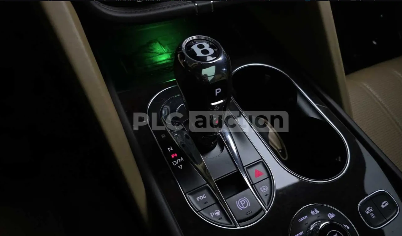 Bentley Bentayga FIRST EDITION, снимка 13 - Автомобили и джипове - 54835001