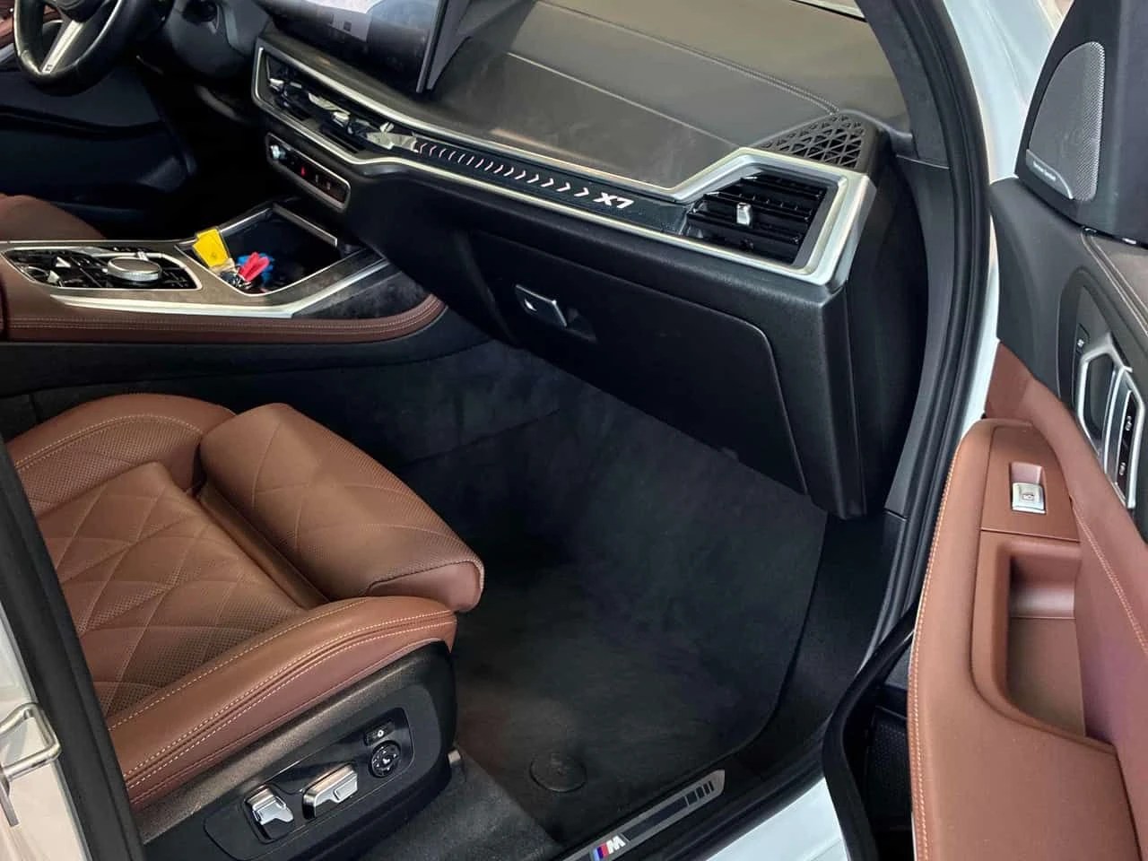 BMW X7 xDrive40i | ОТ ПРЕДСТАВИТЕЛСТВО НА BMW, снимка 12 - Автомобили и джипове - 55344034