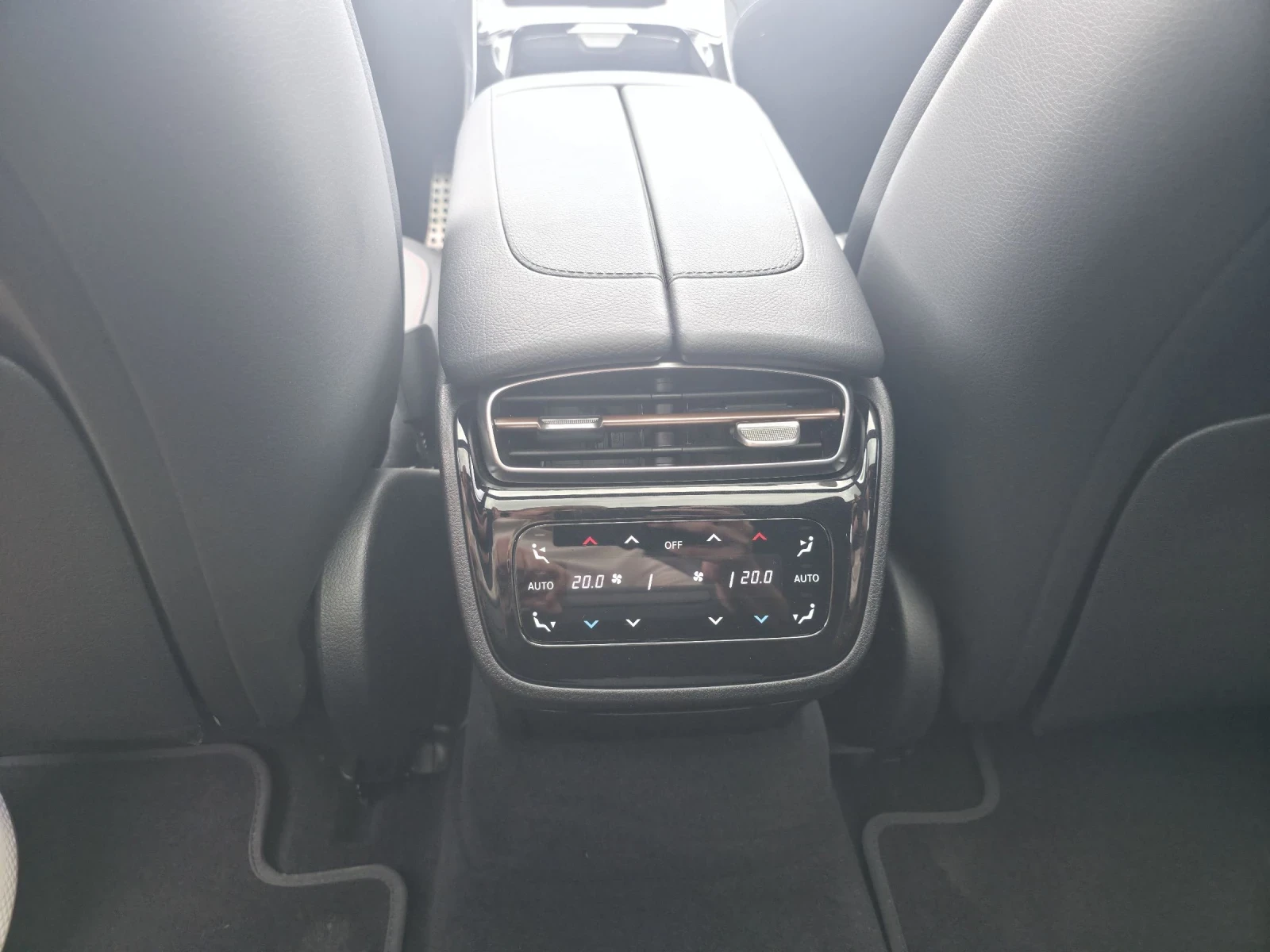 Mercedes-Benz EQE 300 AMG 26000 км!, снимка 14 - Автомобили и джипове - 55406147