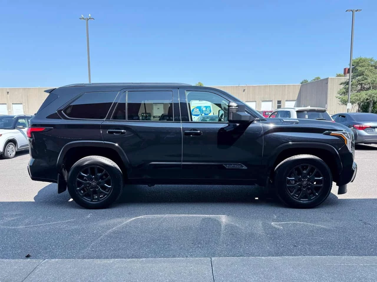 Toyota Sequoia * Platinum 4WD * CARFAX * ОПЦИЯ ЗА ФИНАНСИРАНЕ, снимка 3 - Автомобили и джипове - 55658679