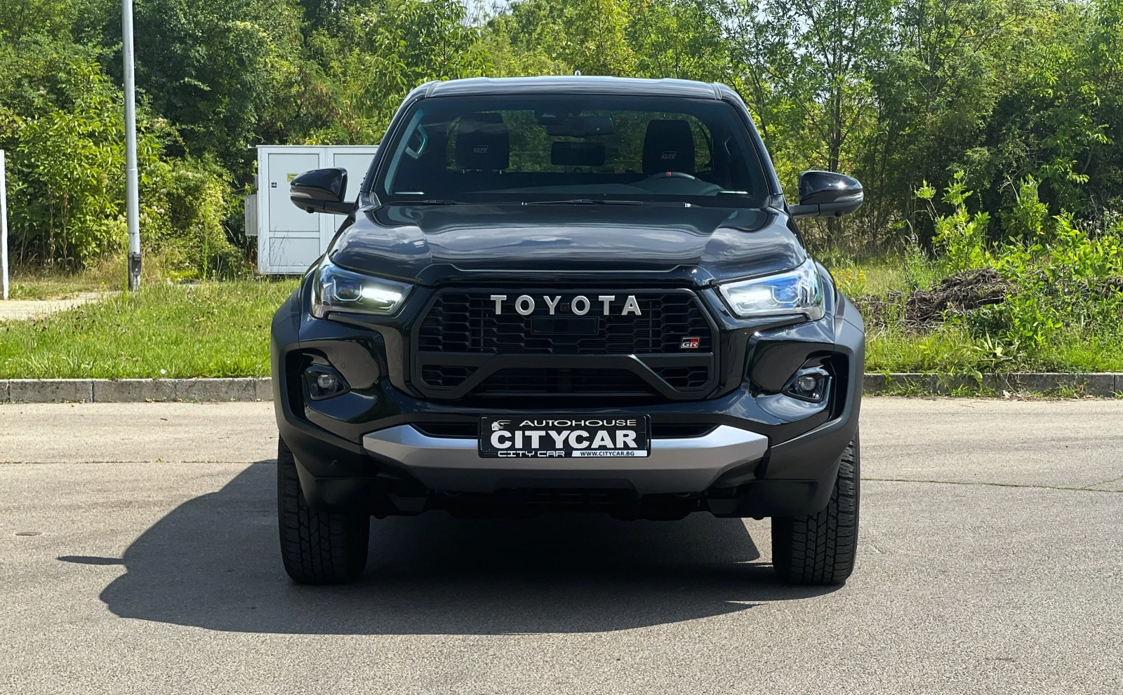 Toyota Hilux 2.8 D-4D / GR SPORT / DOUBLE CAB / JBL / LED /, снимка 2 - Автомобили и джипове - 55789901