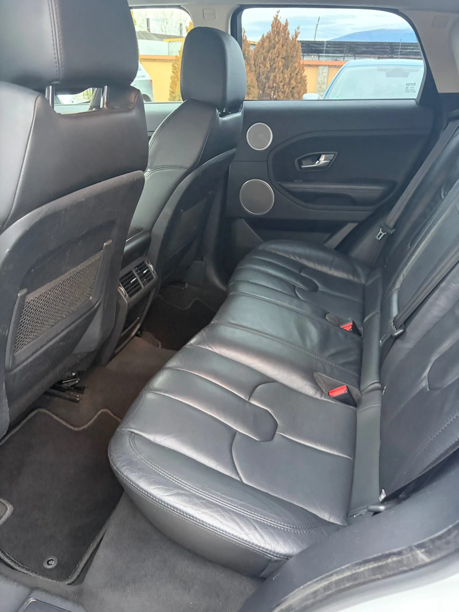 Land Rover Evoque 2.2   190кс, снимка 11 - Автомобили и джипове - 56077910