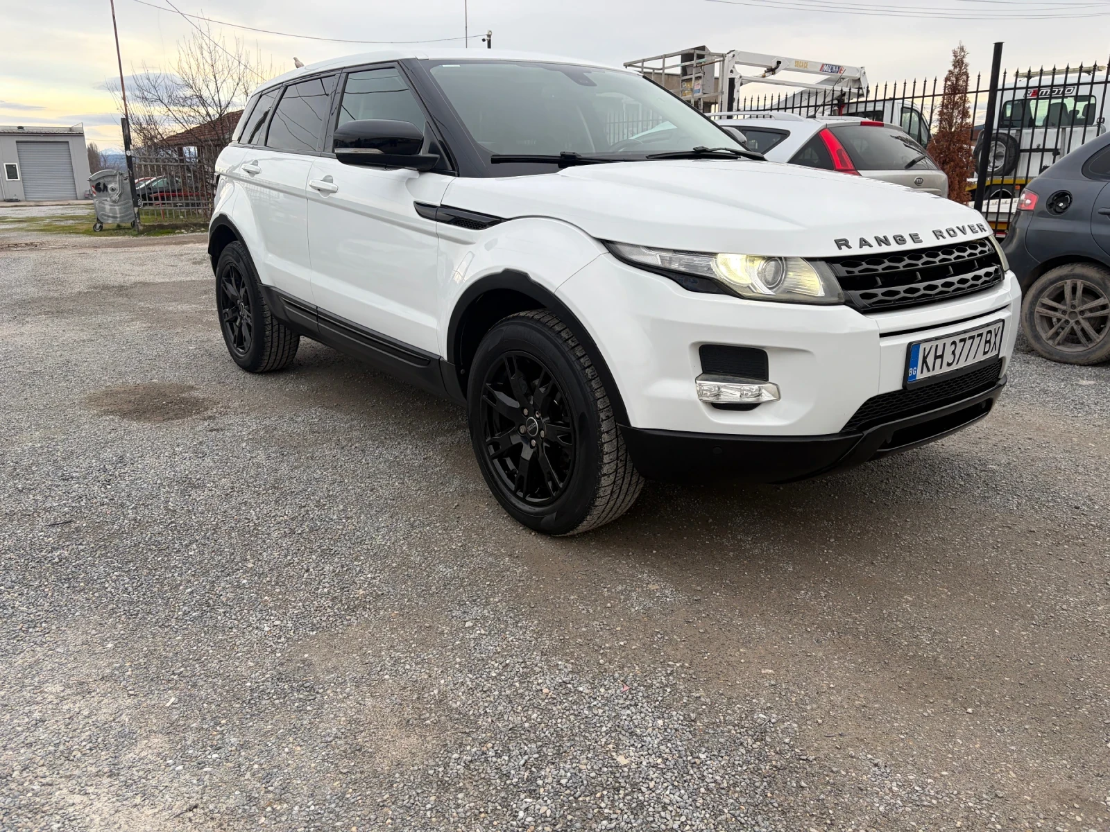 Land Rover Evoque 2.2   190кс, снимка 3 - Автомобили и джипове - 56077910