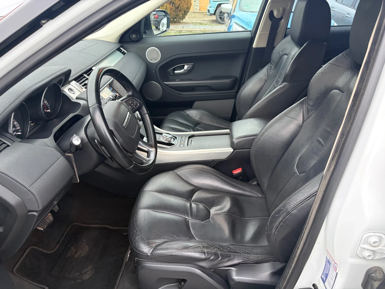 Land Rover Evoque 2.2   190кс, снимка 8 - Автомобили и джипове - 56077910