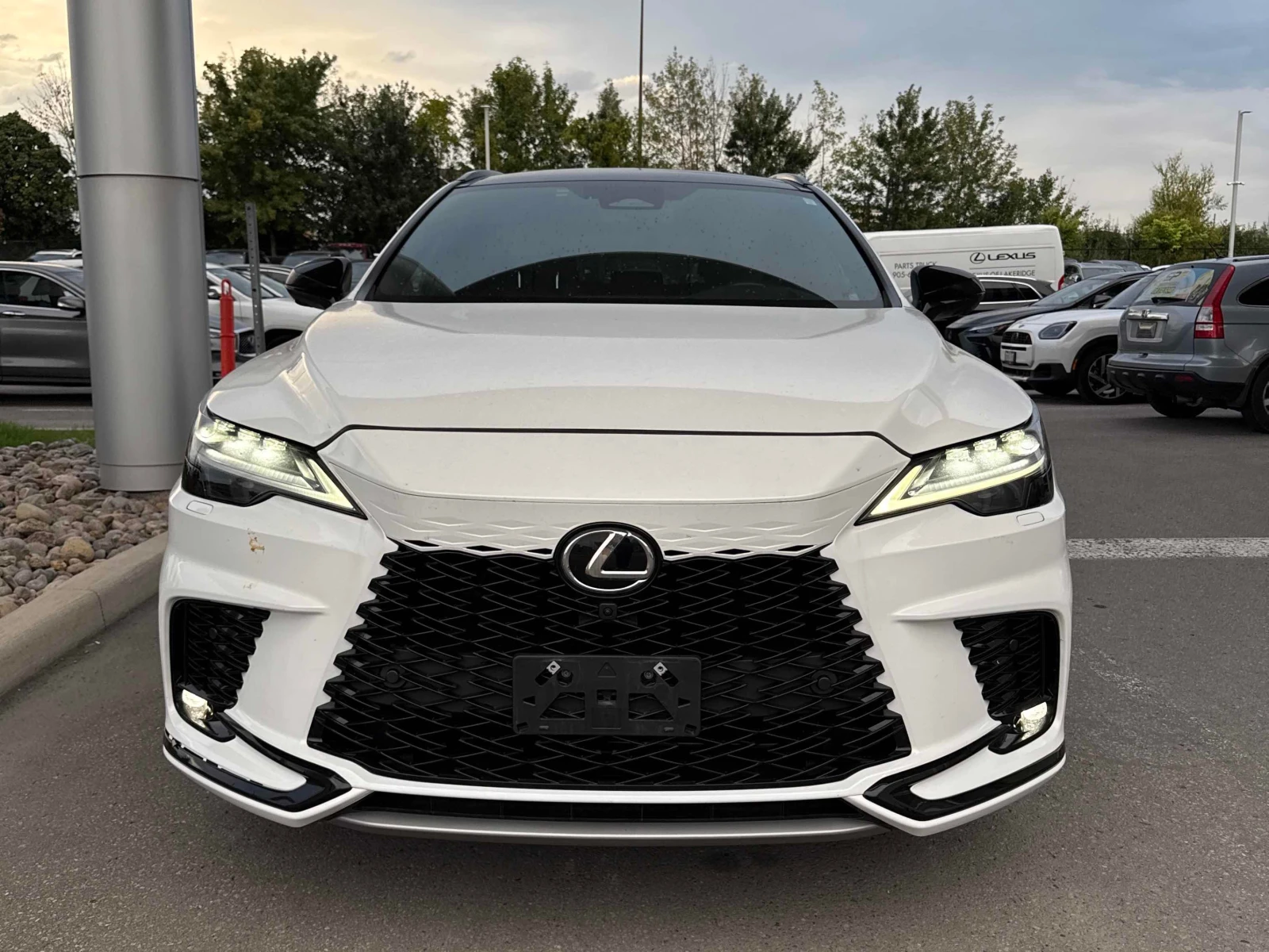 Lexus RX 500h  CARFAX, снимка 6 - Автомобили и джипове - 56099880
