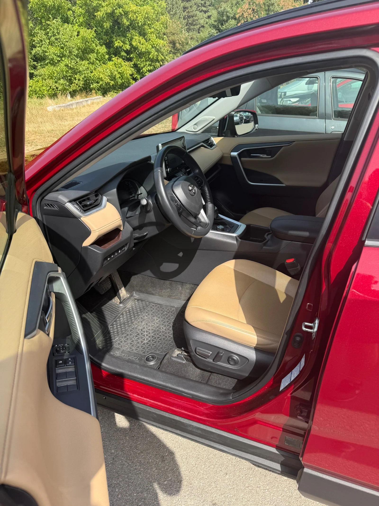 Toyota Rav4 2.5 HYB AWD-i Luxury premium , снимка 10 - Автомобили и джипове - 56151703