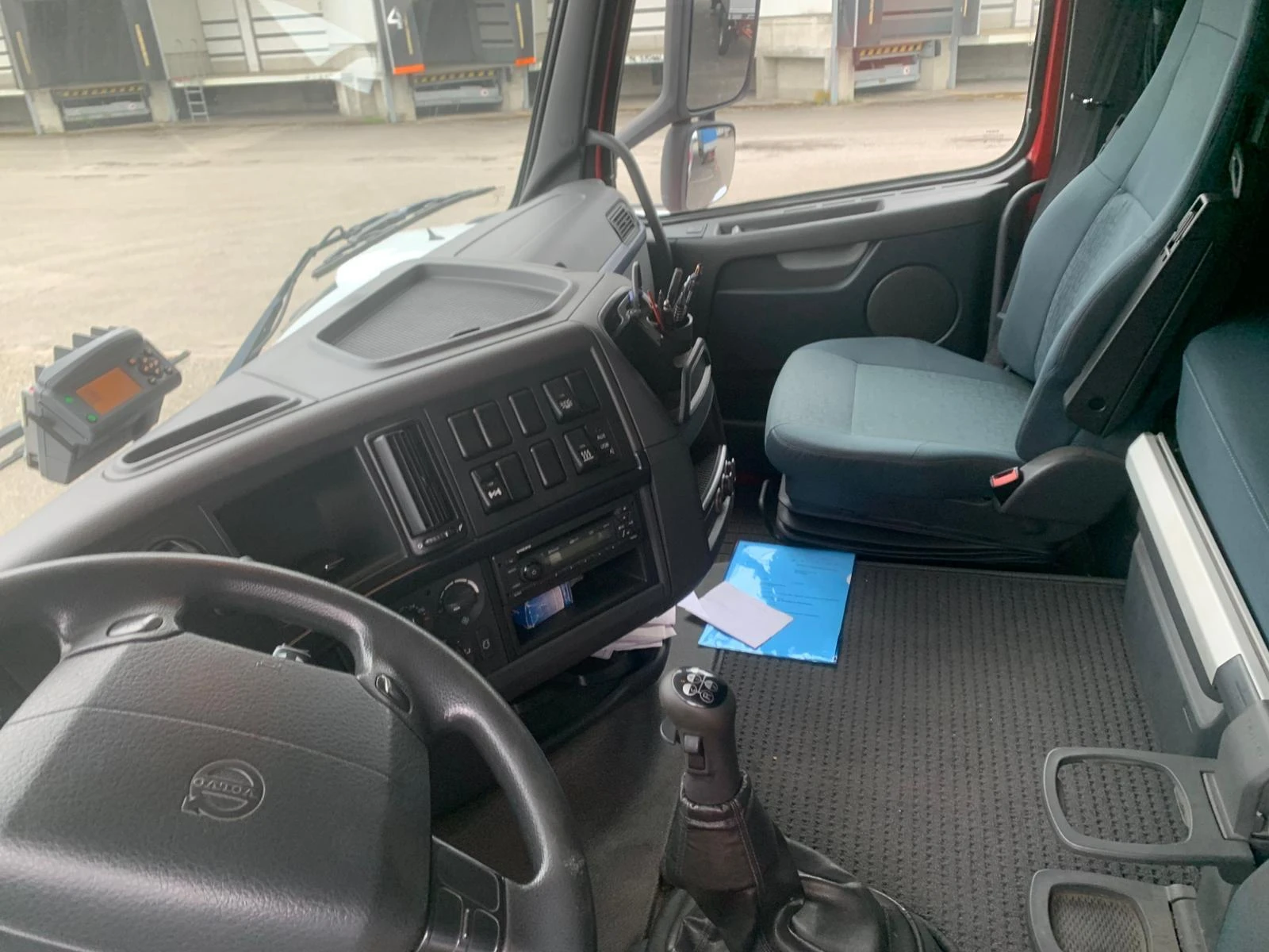 Volvo Fh 420 XL cab - изображение 7