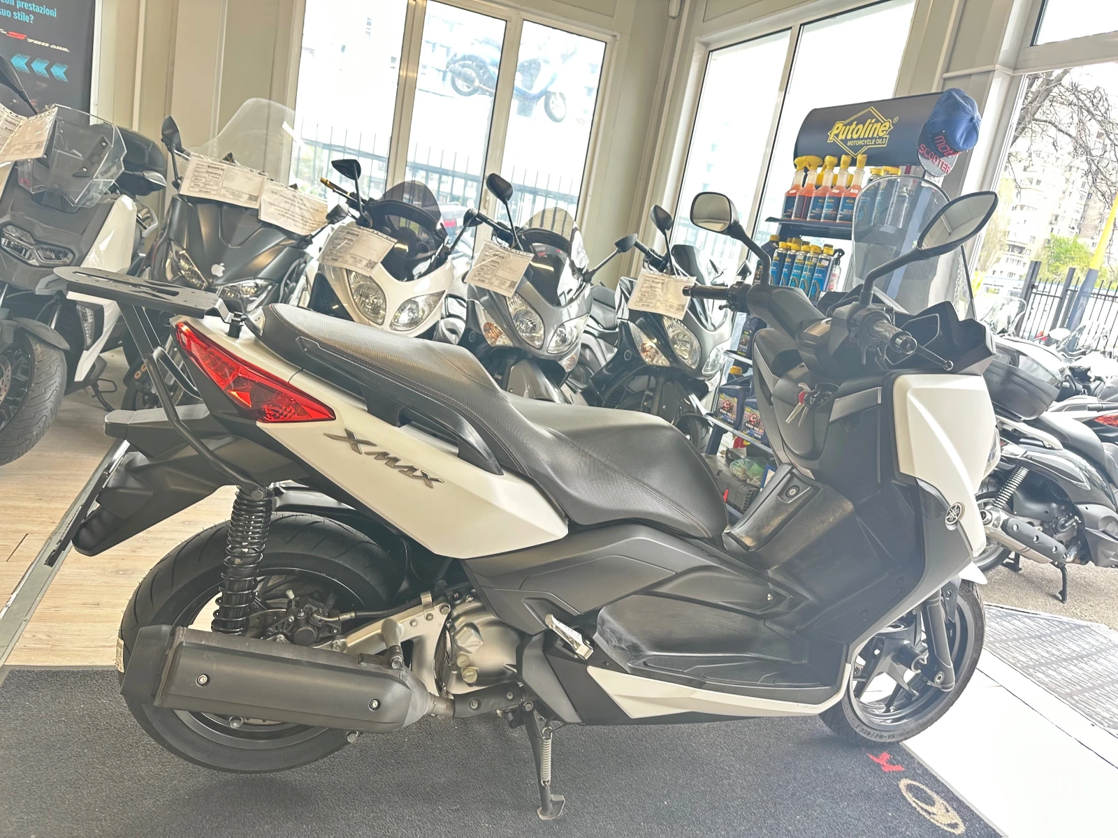 Yamaha X-max 250i 06.2015г., снимка 15 - Мотоциклети и мототехника - 48500323