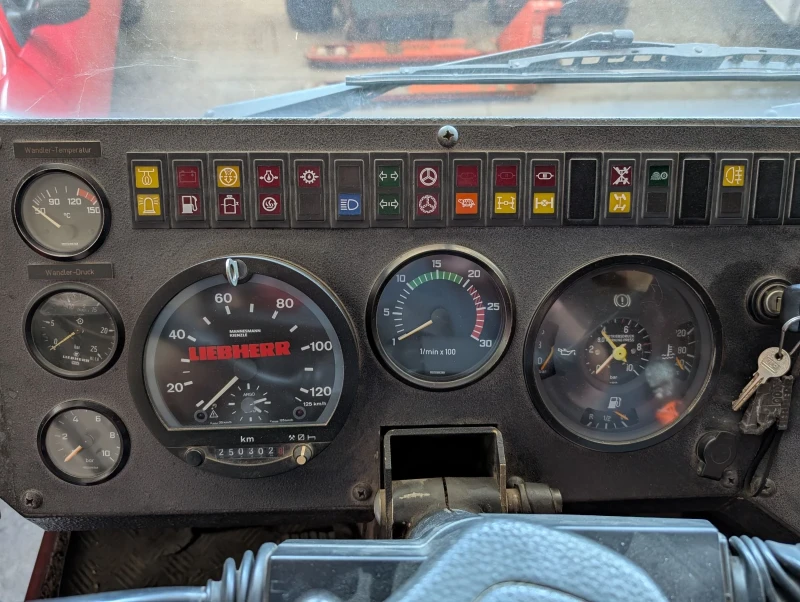 Автокран Друга марка Liebherr LTM 1090 4.1, снимка 4 - Индустриална техника - 48704861