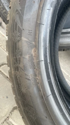 Гуми Зимни 245/45R18, снимка 4 - Гуми и джанти - 52496126