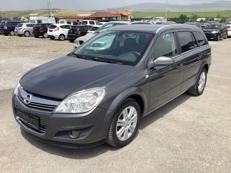 Opel Astra 1.7 CDTI, снимка 3 - Автомобили и джипове - 46353568